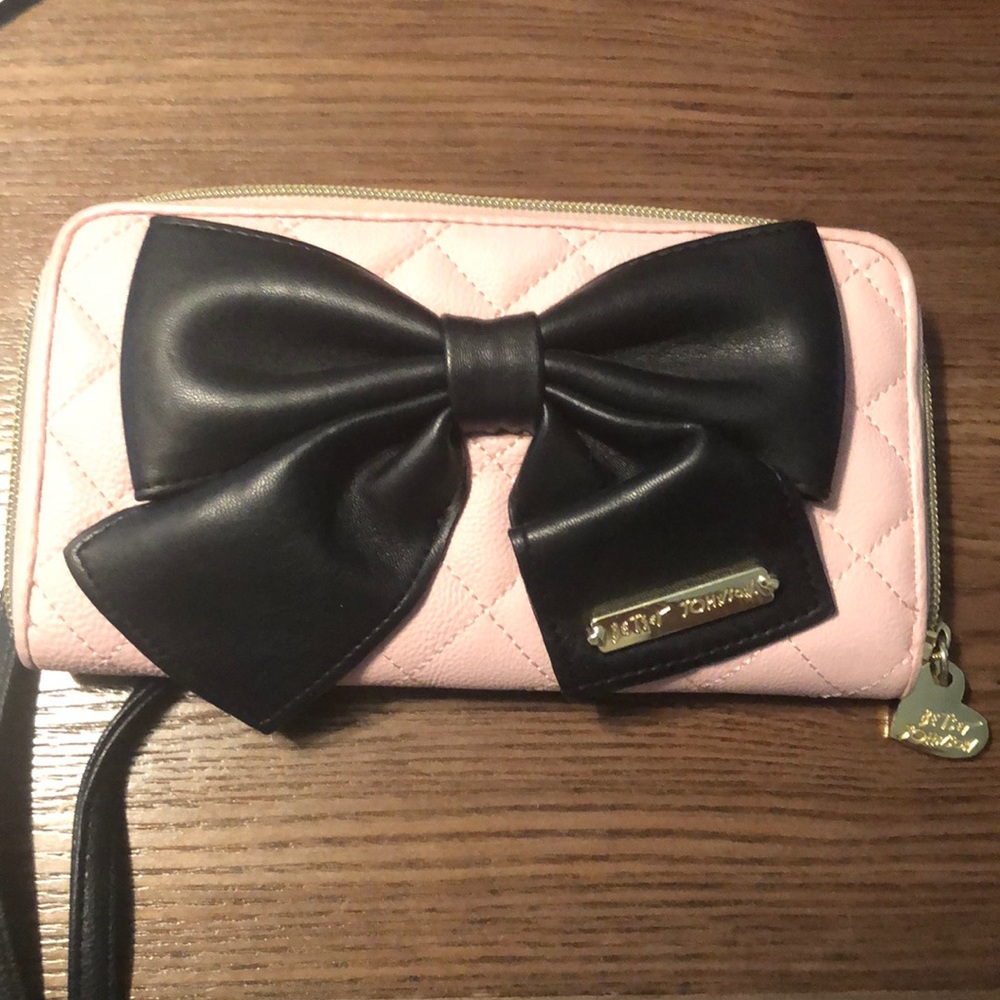 Betsy Johnson crossbody bag/clutch